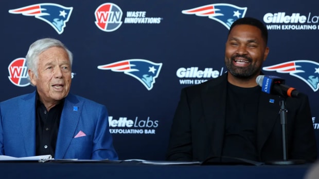 Patriots - Jerod Mayo Robert Kraft